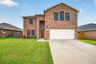 7401 Fossil Creek Dr, Arlington, TX 76002 - Photo 2