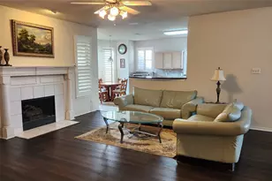 1381 Wentworth Dr, Lewisville, TX 75067 - Photo 4