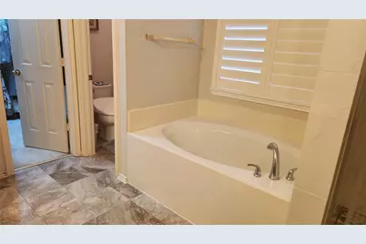 1381 Wentworth Drive, Lewisville, TX 75067 - Photo 14