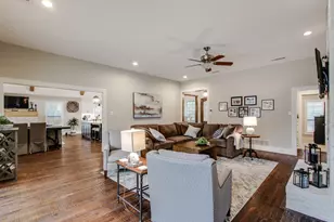 1325 Shamrock Ln, Plano, TX 75093 - Photo 10