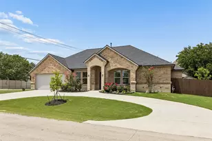 101 Sycamore Lane, Roanoke, TX 76262 - Photo 2