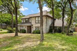 8724 Racquet Club Dr, Fort Worth, TX 76120 - Photo 2