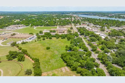 912 W Bridge Street, Granbury, TX 76048 - Photo 24