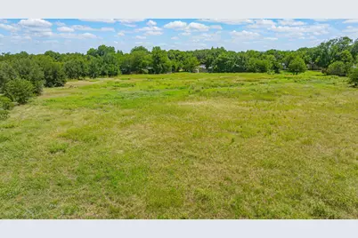 912 W Bridge Street, Granbury, TX 76048 - Photo 2