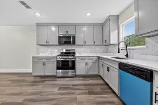 426 Goodyear St, Irving, TX 75062 - Photo 16