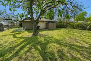 915 N 7th St, Sanger, TX 76266 - Photo 18
