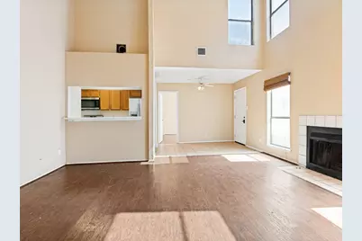 1233 W Hudgins Street, Grapevine, TX 76051 - Photo 4
