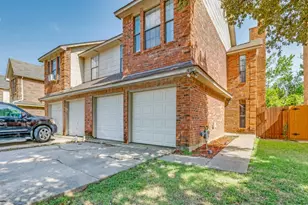 1233 W Hudgins St, Grapevine, TX 76051 - Photo 1