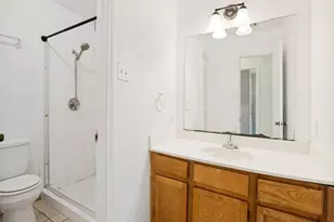 1233 W Hudgins St, Grapevine, TX 76051 - Photo 20