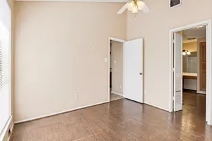 1233 W Hudgins St, Grapevine, TX 76051 - Photo 14