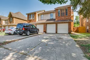 1233 W Hudgins St, Grapevine, TX 76051 - Photo 2