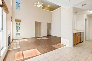 1233 W Hudgins St, Grapevine, TX 76051 - Photo 10