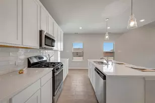1262 Tallowwood Trl, Van Alstyne, TX 75495 - Photo 2