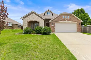 204 Briarstone Dr, Alvarado, TX 76009 - Photo 2