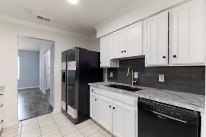 719 Matthews Court, Arlington, TX 76012 - Photo 10