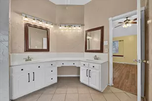 7700 Black Bear Ct, Fort Worth, TX 76137 - Photo 24