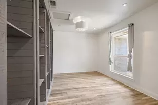 913 Heritage Cir, Garland, TX 75043 - Photo 4