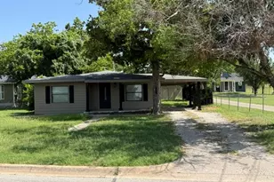 913 Jameson St, Weatherford, TX 76086 - Photo 6