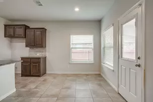 9105 Golden Hollow Ln, Fort Worth, TX 76179 - Photo 8