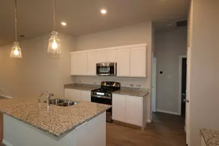 1256 Tallowwood Trl, Van Alstyne, TX 75495 - Photo 2