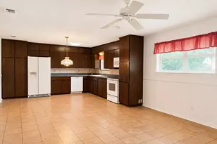 536 E 4th St, Joshua, TX 76058 - Photo 8