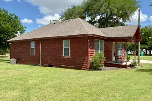 1600 HCR 2302 S, Abbott, TX 76621 - Photo 4