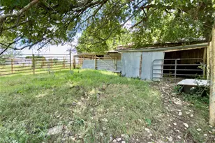 1600 HCR 2302 S, Abbott, TX 76621 - Photo 16