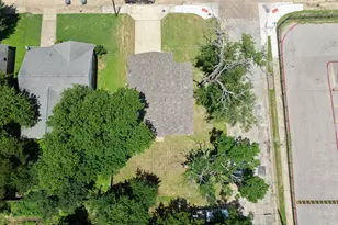 4322 Robert L Parish Sr. Ave, Dallas, TX 75210 - Photo 18