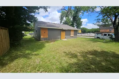 4322 Robert L Parish Sr Avenue, Dallas, TX 75210 - Photo 14