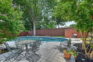 10113 Locksley Dr, Benbrook, TX 76126 - Photo 2