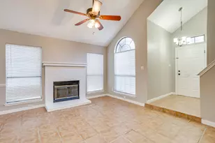 6604 Aztec Ct, Lake Worth, TX 76135 - Photo 4