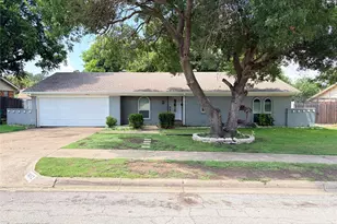 1412 Linwood Ln, Fort Worth, TX 76134 - Photo 1