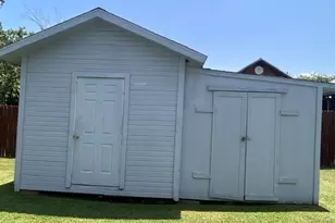 305 S Ewing St, Boyd, TX 76023 - Photo 6