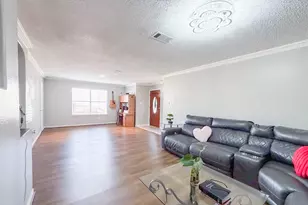 2044 Talon Dr, Lewisville, TX 75077 - Photo 8