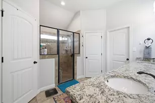 134 Donna Cir, Granbury, TX 76049 - Photo 14