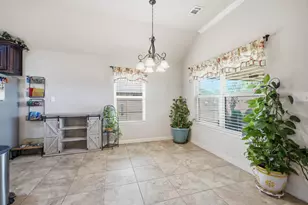 134 Donna Cir, Granbury, TX 76049 - Photo 6
