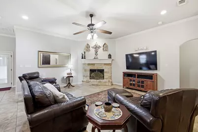 134 Donna Circle, Granbury, TX 76049 - Photo 4