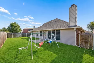 949 Chestnut Lane, Saginaw, TX 76179 - Photo 32
