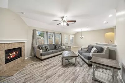 949 Chestnut Lane, Saginaw, TX 76179 - Photo 8