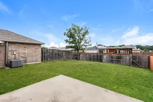 610 Canvas Ct, Lancaster, TX 75146 - Photo 18