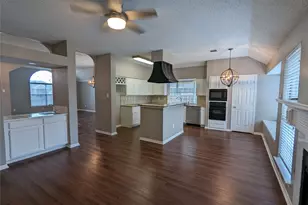2008 Valley Falls Ave, Mesquite, TX 75181 - Photo 6