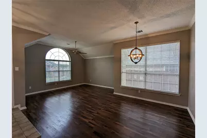 2008 Valley Falls Avenue, Mesquite, TX 75181 - Photo 2