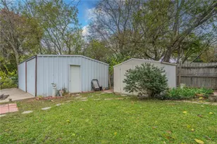 302 Case St, Weatherford, TX 76086 - Photo 6