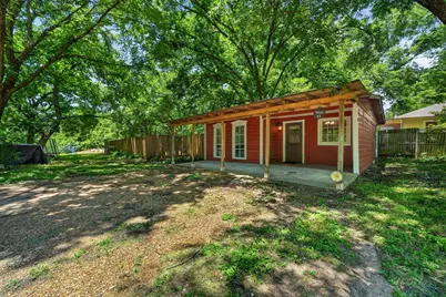 415 S Dallas Avenue, Lancaster, TX 75146 - Photo 4