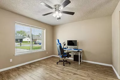 304 Lark Lane, Euless, TX 76039 - Photo 26