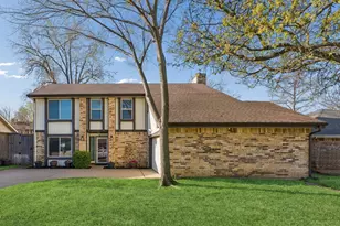 304 Lark Ln, Euless, TX 76039 - Photo 8