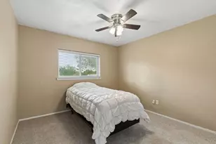 304 Lark Ln, Euless, TX 76039 - Photo 24