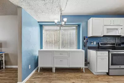 304 Lark Lane, Euless, TX 76039 - Photo 14