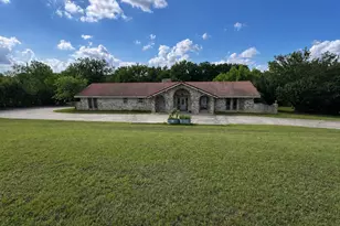 1304 Lariat Cir, Oak Leaf, TX 75154 - Photo 4