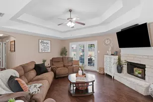 4406 Two Creek Ct, Granbury, TX 76049 - Photo 12